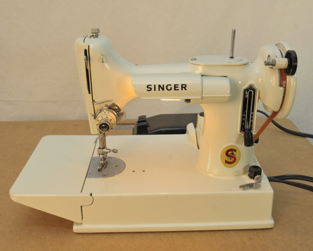 Vintage 1964 Singer 221K Featherweight Sewing Machine Celery