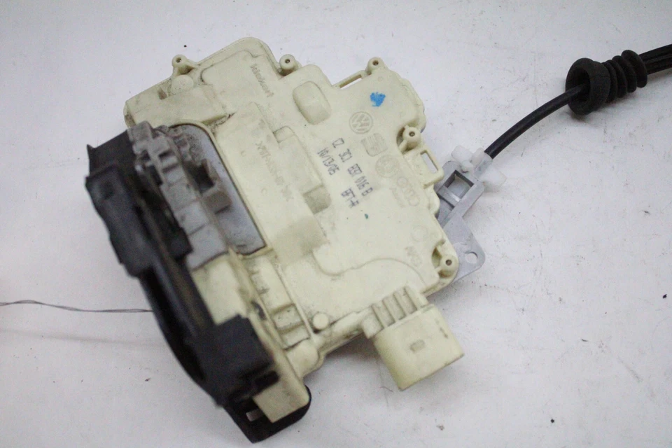 VW Passat Wagon 2006 actuador de bloqueo de puerta lado del pasajero delantero derecho OEM 99-10 Foto 2 de 4