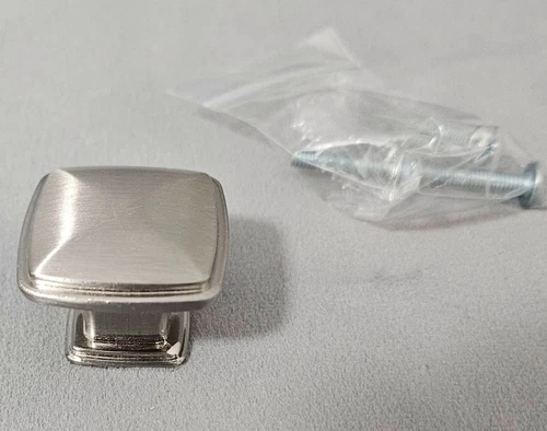 Jeffrey Alexander 1-3/16 in. 1091SN Milan Plain Square Cabinet Knob Satin Nickel - Picture 5 of 7