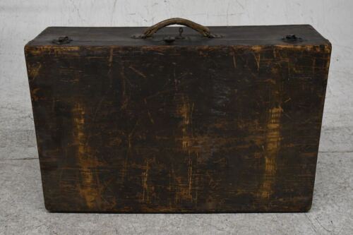 J71F45 - Valigia da viaggio in legno con chiave  - Foto 1 di 12