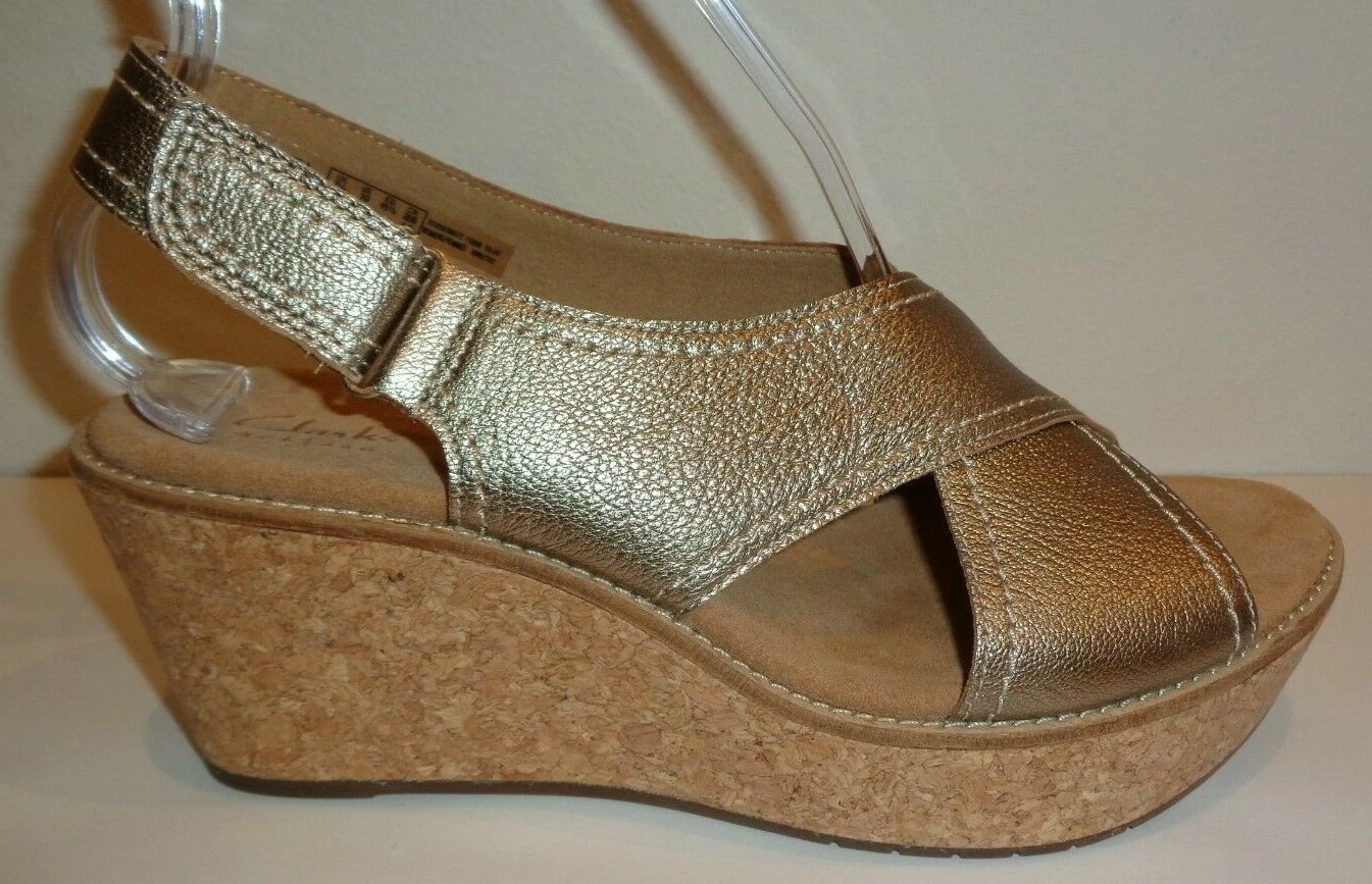 Sandali Clarks taglia 11 M AISLEY TULIP oro pelle metallizzata nuovi scarpe donna