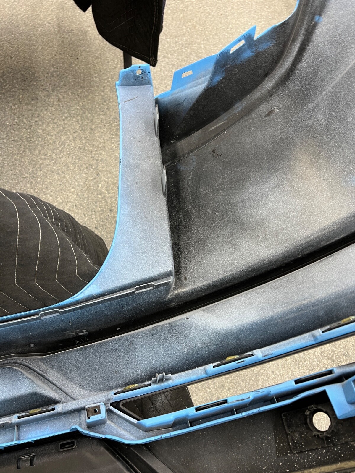 Lamborghini Urus S Rear bumper complete like new Blu Seiler and Gloss Black