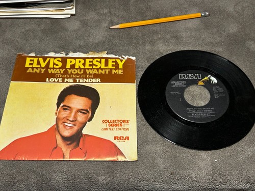 Elvis 45s -Collector's Series w/PS - Canadian - VG+ to EX Flat $5.00 Ship - TS2 - Bild 15 von 17