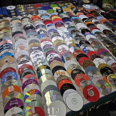 Huge Lot Of 300+ Disc Only CD's - Wholesale Bulk Lot Wide Varity of Artists
