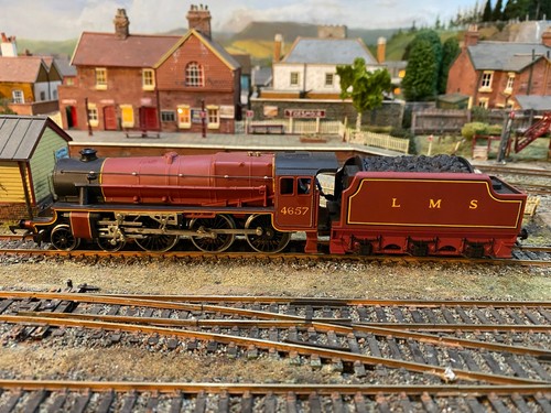 Hornby OO Scale LMS 4-6-0 Class 5 Locomotive, R. 842, No. 4657, Good Cond. Boxed - Picture 4 of 24