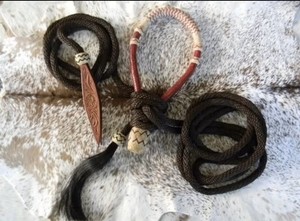 Bosal en cuir et cuir brut complet avec mecate avec pointe en cuir tissé