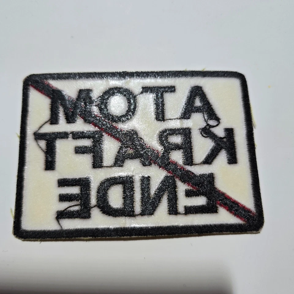 Patch „Atomkraft? Ende“ – Anti-Atomkraft Aufnäher – gelb/schwarz/rot - Image 2 of 2