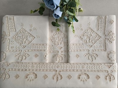 Bettwäsche Set aus reinem Leinen mit Stickerei Schnitzerei und Vollstich Hand ecru Farbe