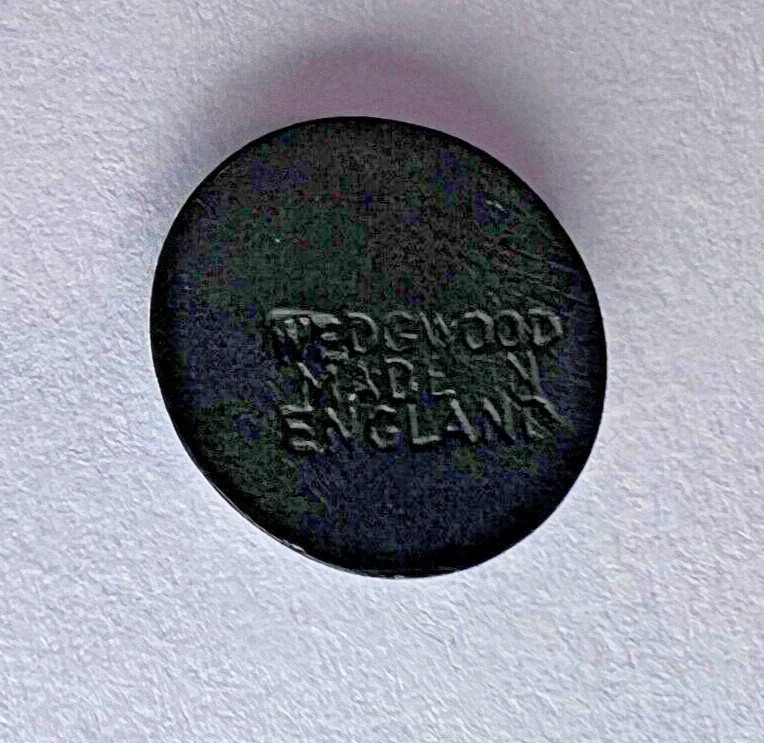 WEDGWOOD Round 5/8 inch Black & White Cameo, ENGLAND Jasperware Loose Cherubs