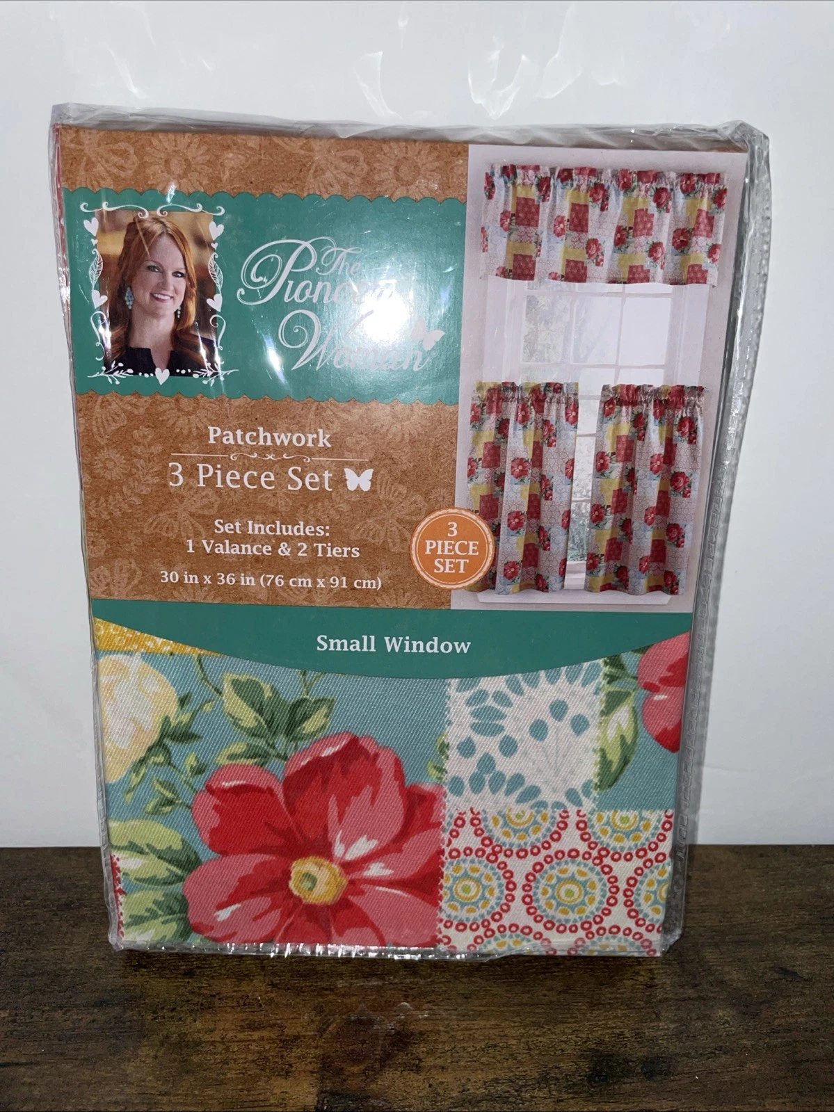 The Pioneer Woman Three 3 Piece Curtain Set Patchwork Flower (30”x36)