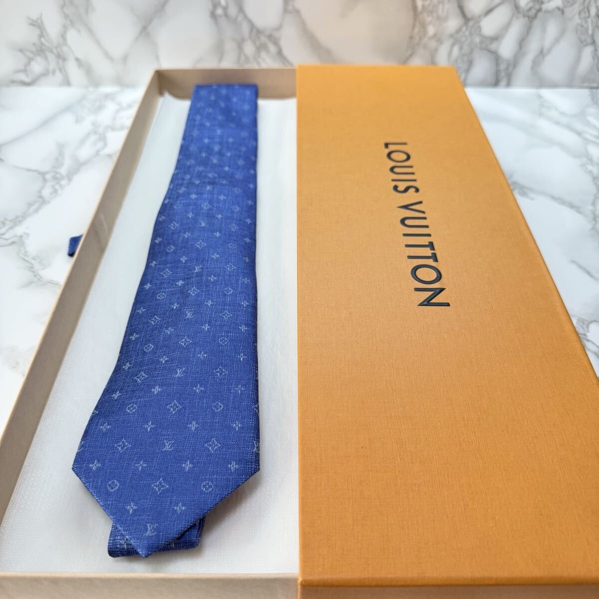 Excellent Condition    beautiful current model M7… - image 2