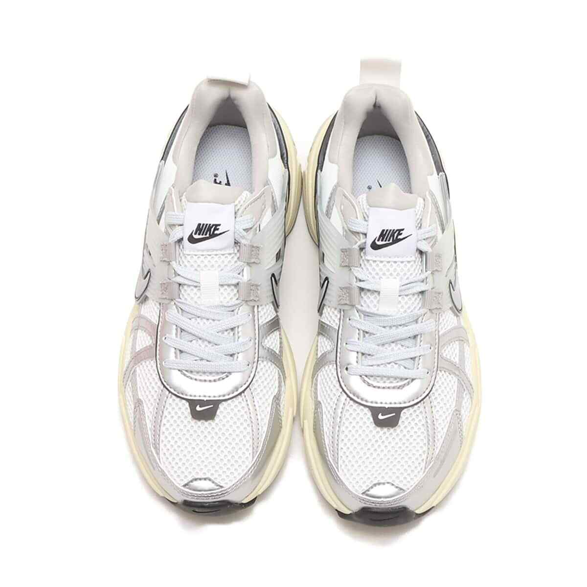 NIKE V2K RUN Women's FD0736-100 シルバー　23 Nike Women's V2K Run Silver colored FD0736-100 | FOOTDISTRICT
