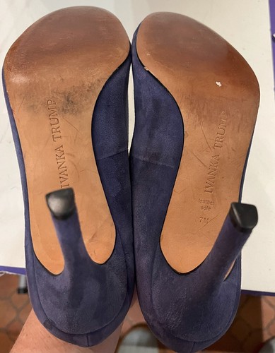 IVANKA TRUMP PERIWINKLE BLUE SUEDE JANIE HIGH HEEL PUMPS SZ 7M - Picture 5 of 8