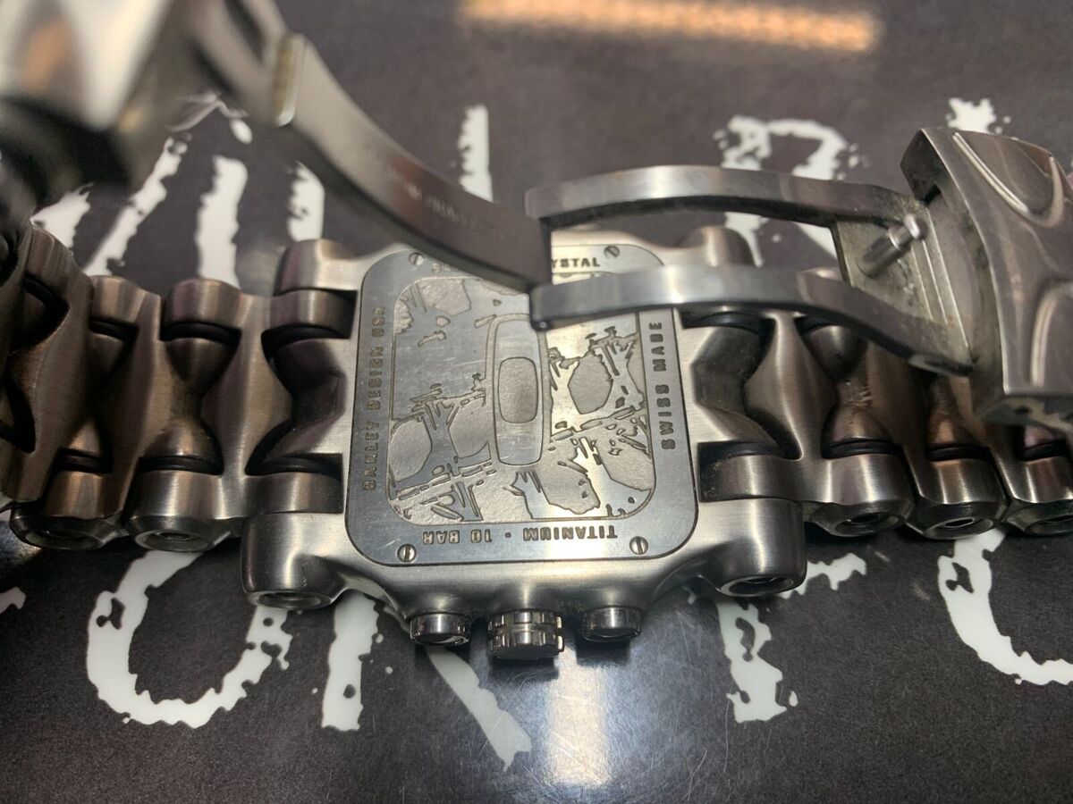 OAKLEY MINUTE MACHINE TANK SILVER TITANIUM WATCH From Japan OAKLEY MINUTE MACHINE TANK SILVER TITANIUM WATCH From Japan
