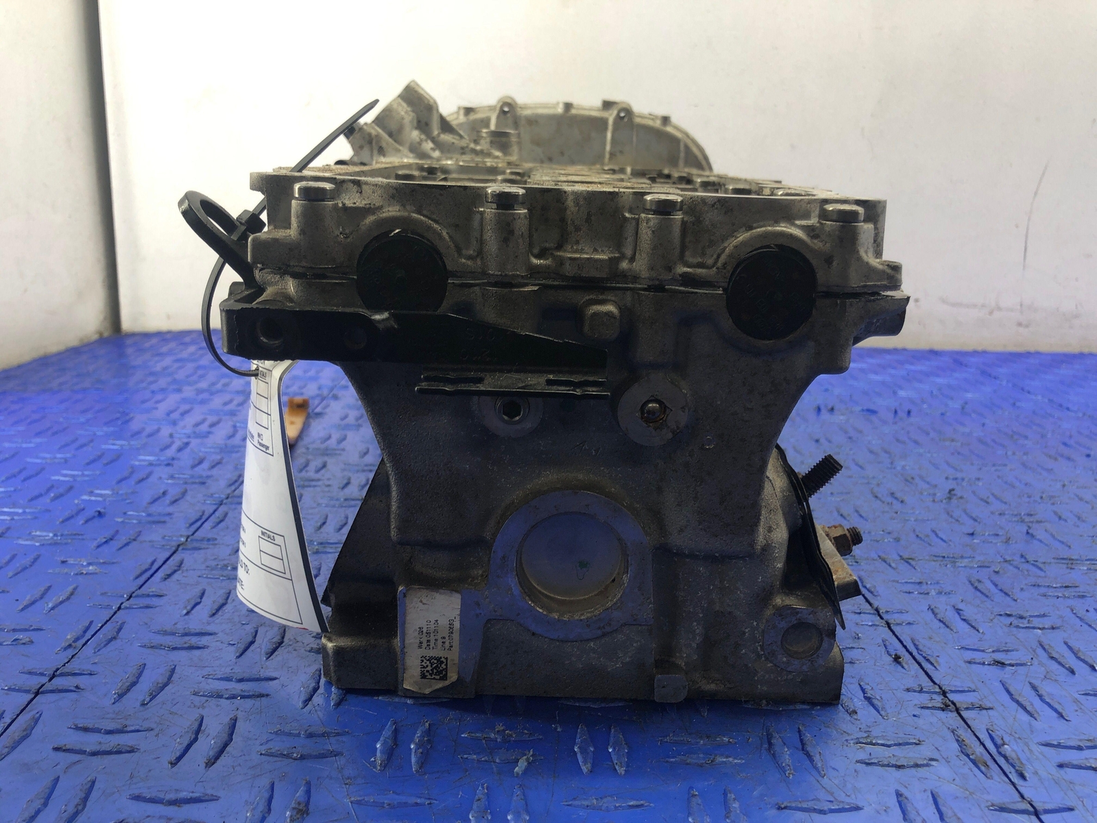 2011-2015 AUDI R8 4.2L LEFT SIDE CYLINDER HEAD W/CAMSHAFTS *FLOOD RECOVERY*