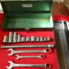 SK Tools Vtg Metal Box Asst.  1/2” 3/8” Drive Sae / Metric Sockets  S-K