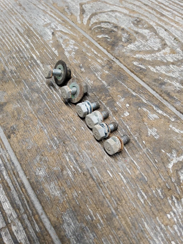 1981 81 81-83 Kawasaki KZ750 KZ 750 LTD Rear Back Wheel Fender Mount Bolts  - Image 4 of 4