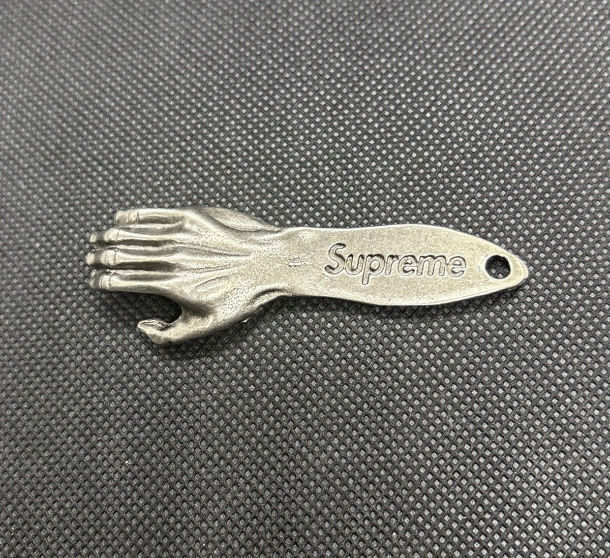 Supreme　シュプリーム Supreme Hand Bottle Opener Keychain SS16 NYC Box Logo Keychain