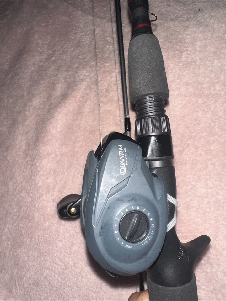 Quantum Invade INVC662MH 6’6 Baitcaster Fishing Rod and Reel Left Handed Combo - Image 2 of 4