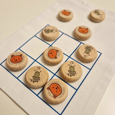 Tic Tac Toe Spiel. 3 Katzen  oder 3 Mäuschen? Lustige Spiel. 
