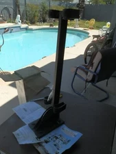 RUGGED GEAR FREEDOM HOLDER REMOVABLE RIFEL HOLDER FLOOR MOUNT NEW IN BOX USA