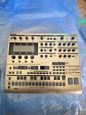 YAMAHA RS7000 Drum Machine Sequencer Sampler GrooveBox 100V 50/60Hz