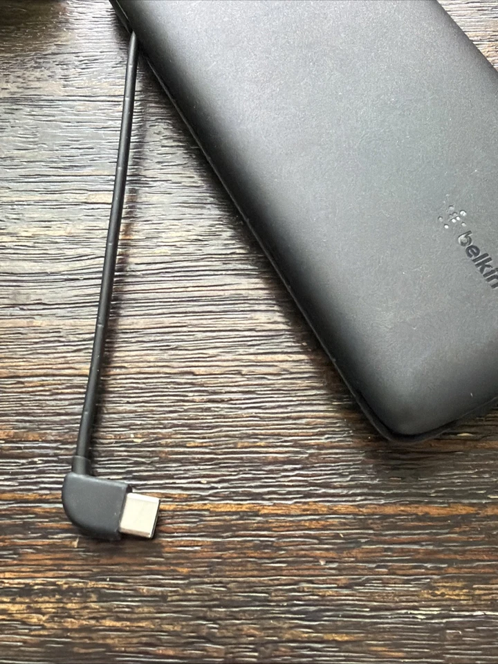 Cargador Portátil Belkin BoostCharge Plus 10000mAh USB-C con Cables Integrados USADO Foto 3 de 4