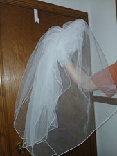 Short VEIL 3 pedal tier blusher poof tease white tulle w/2 combs finished hem