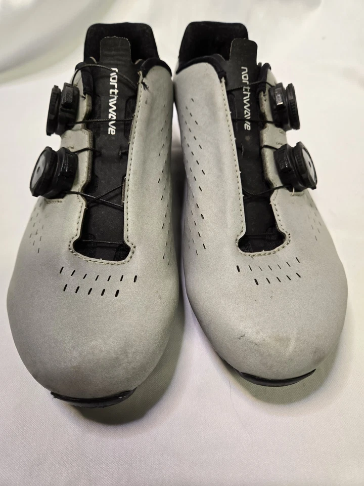 Zapatos de ciclismo de carretera Northwave Revolution 3 talla 41 para hombre 8,5 Foto 2 de 4
