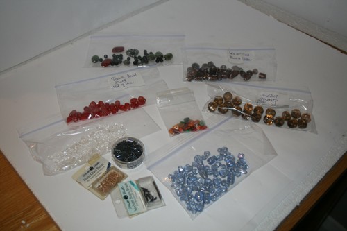Bumper pack of Glass Mixed shapes colours and styles of Beads 240gms - Picture 2 of 12