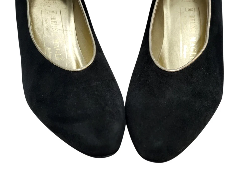 Zapatos de salón BRUNO MAGLI de colección para mujer 7,5 negros gamuza ribete dorado clásicos tacón medio Italia Foto 3 de 4
