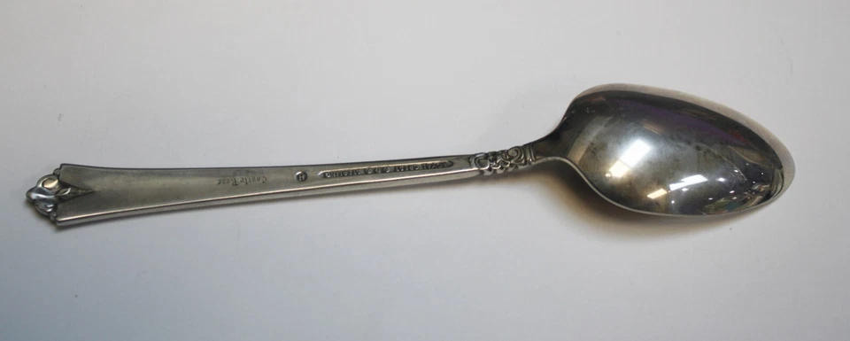 Cucharadita de plata esterlina Royal Crest 1942 patrón rosa castillo 6-1/8" de largo Foto 2 de 3