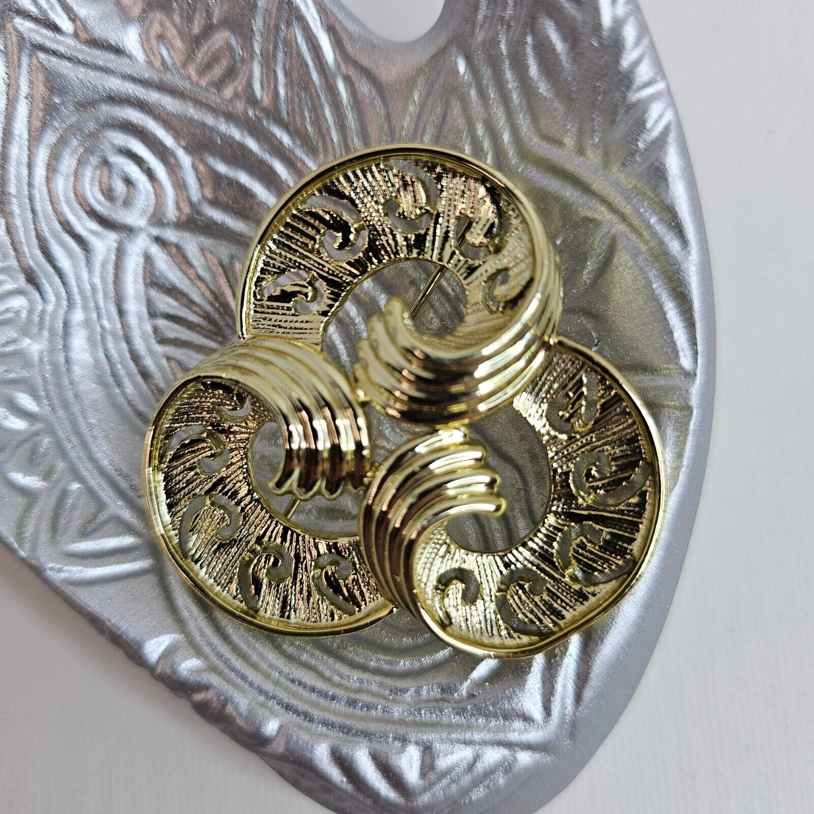 AJC American Jewelry Company Swirl Design Gold To… - image 1