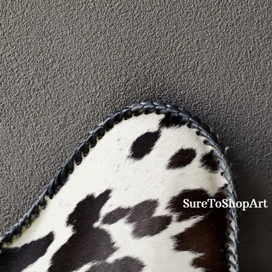 Cadeira borboleta couro bovino, preto e branco - Imagem 2 de 4