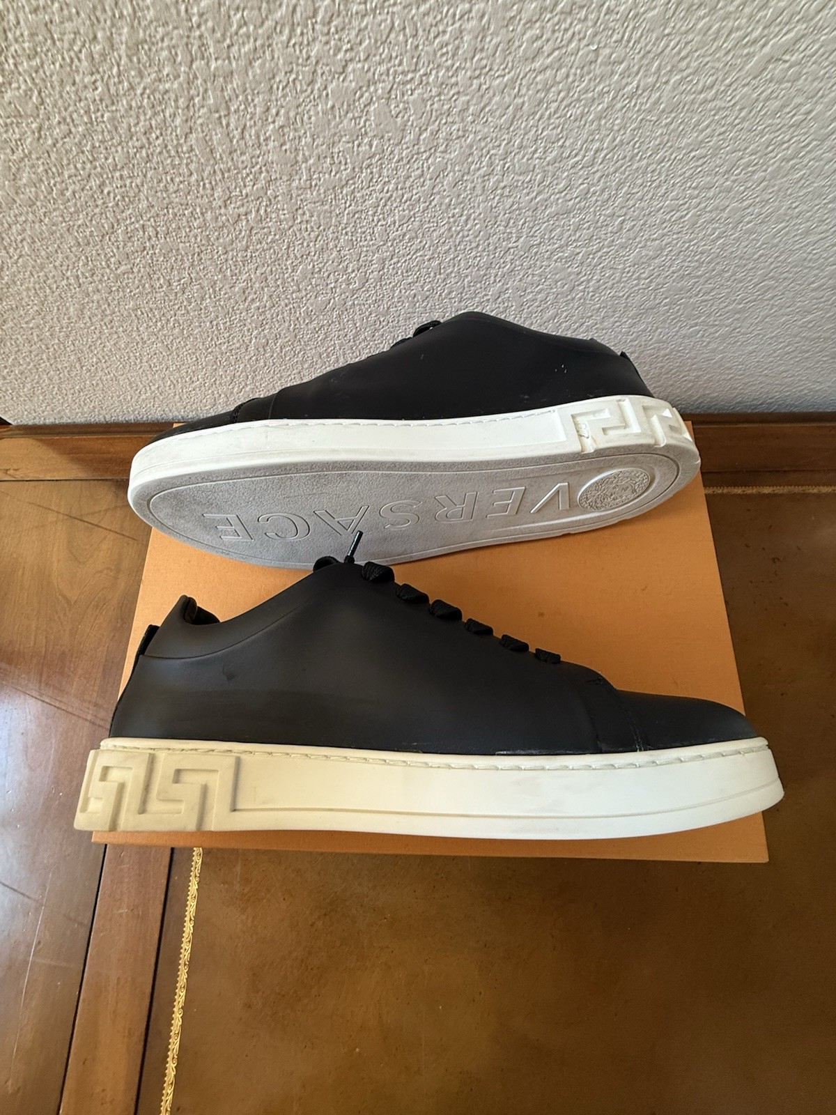 AUTHENTIC VERSACE BLACK LEATHER GRECA SNEAKERS ME… - image 10