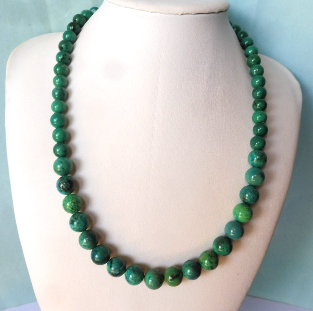 Collier turquoise naturelle du Cambodge et argent, le cadeau d'anniversaire mémorable
