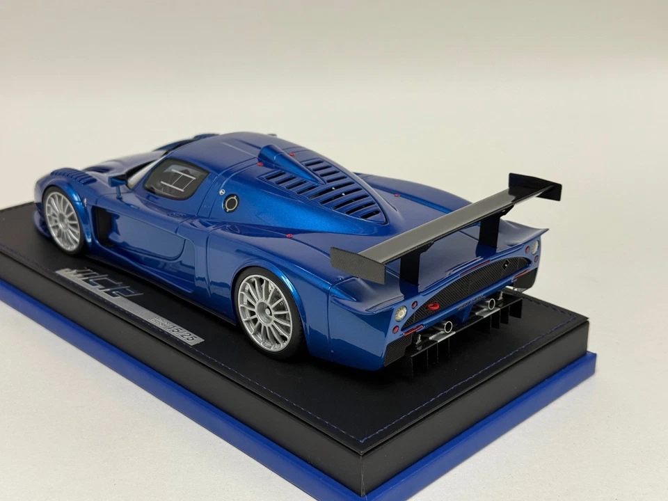 Modelos 1/18 AB / Modelos GL Maserati MC12 Corsa en Azul Metálico 25 piezas Foto 2 de 4