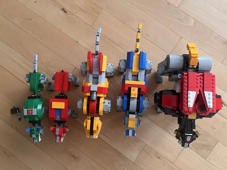LEGO Ideas 21311 Voltron, Foto 2 von 4
