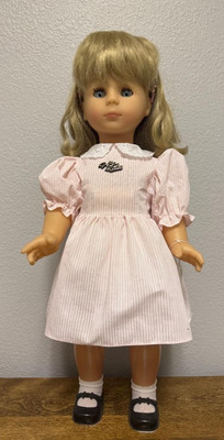 23'' Gotz-Puppe Modell 60 doll walks & sings Clean Battery Should work not tested