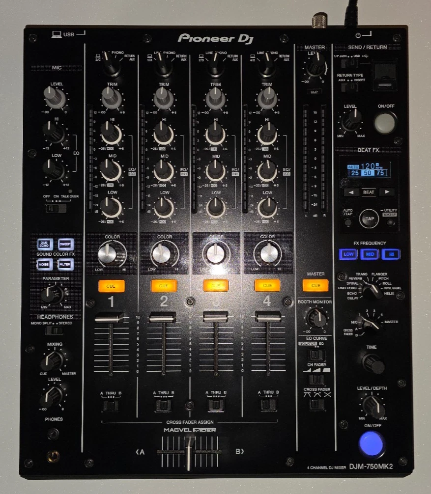 Pioneer DJM 900 nexus ケース付き Pioneer DJM-900NXS2 DJ Mixer