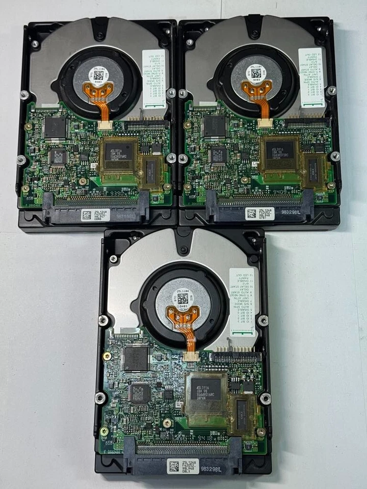 Dell 002627R DNES-318350 18GB 7.2K RPM 2MB Cache Ultra2 SCSI Hot-Pluggable 80Pin - Image 4 of 4