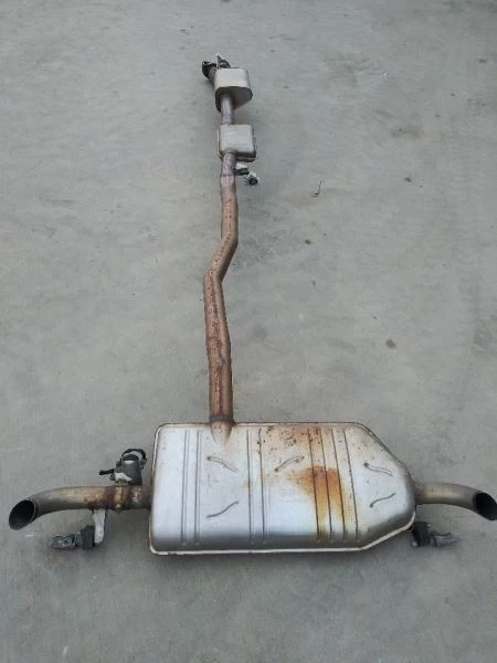 Mercedes Benz A200 2019 2020 2021 2022 2,0 L silenciador escape montaje Foto 4 de 4