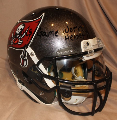 TAMPA BAY BUCCANEERS, LEGARRETTE BLOUNT, 10/3/11, GAME-USED FOOTBALL HELMET!