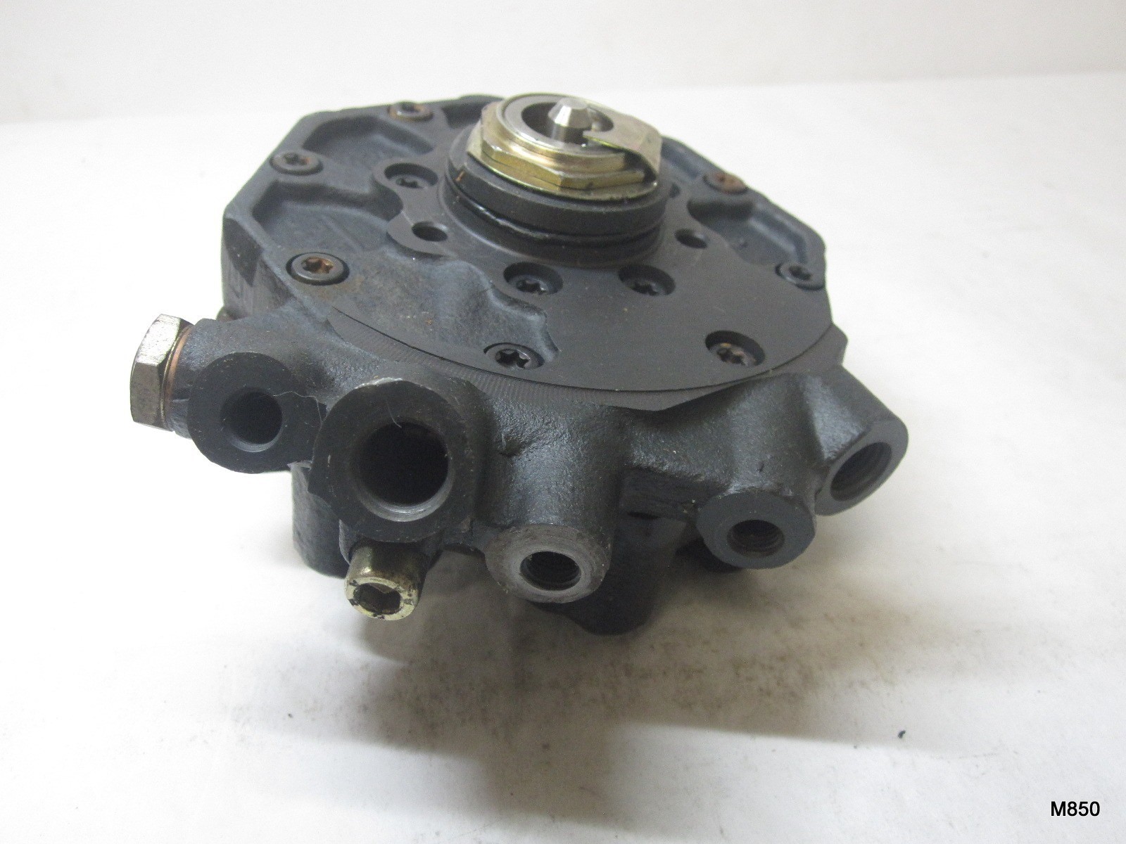 0438100139 Fuel Distributor for FD65X Ferrari 86-89 328 GTB 86-89 GTS 84-89 Mond