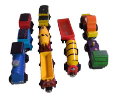 Thomas The Train Engine Wooden Railway Lot of 11 Magnetic Train Pieces