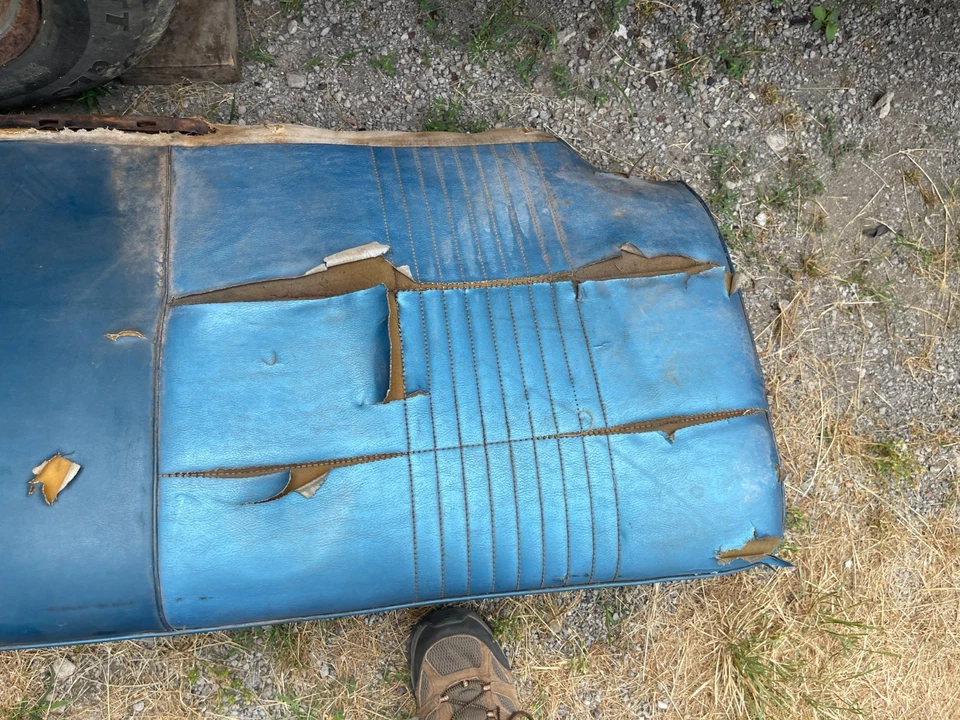 CARGADOR 1968 1969 1970 ASIENTO TRASERO INFERIOR CARROCERÍA B MUY BONITO NÚCLEO PARA RESTAURAR 68-70 Foto 4 de 4