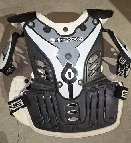 SixSixOne 661 Defender 2.5 MX ATV Deflector Chest Protector Black