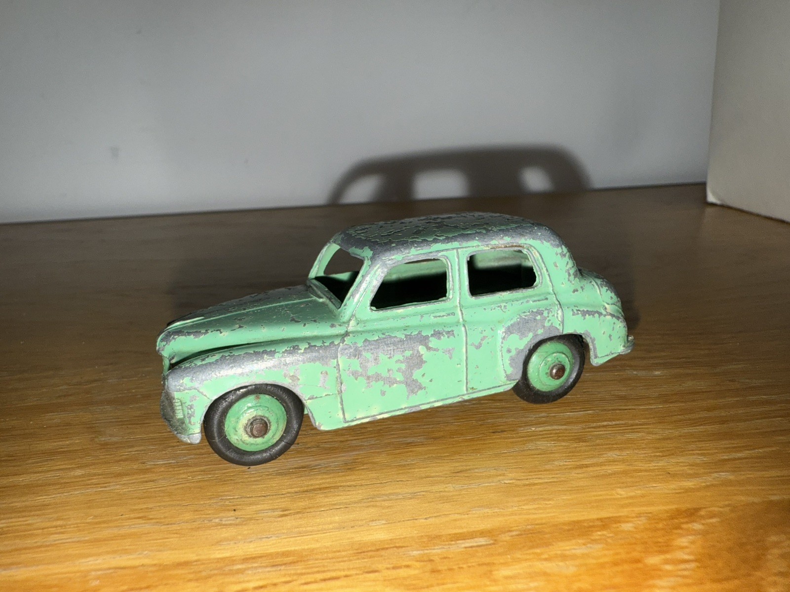 Dinky 154, Hillman Minx - Free Price Guide & Review
