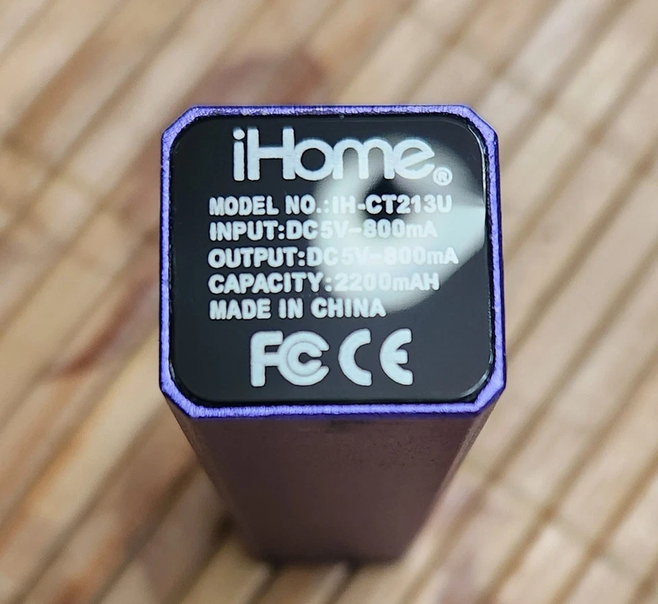 iHome Rechargeable Battery Pack 2200 mAh 充电电缆 含紫色 全新  — 第 2/3 张图片