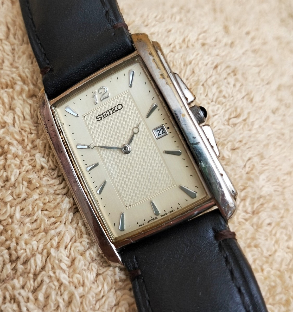 Réservoir montre SEIKO 7N89-5120 cadran blanc quartz vintage 1970 